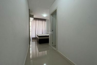 Apartamento &agrave; venda - 137m&sup2; - Meia Praia
