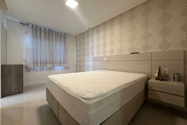 Apartamento &agrave; venda - 134m&sup2; - Meia Praia