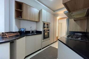 Apartamento &agrave; venda - 225m&sup2; - Meia Praia