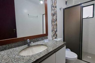 Apartamento para alugar - 140m&sup2; - Meia Praia