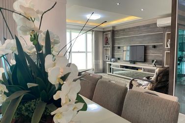 Apartamento &agrave; venda - 248m&sup2; - Meia Praia