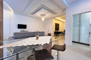 Apartamento &agrave; venda - 142m&sup2; - Meia Praia