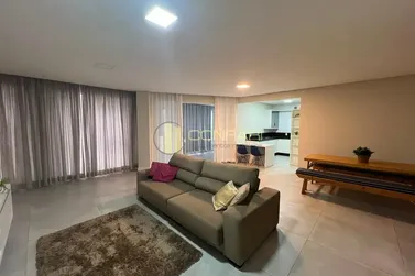 Apartamento para alugar - 180m&sup2; - Meia praia