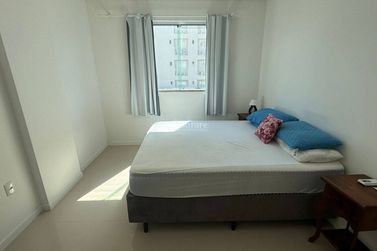 Apartamento &agrave; venda - 148m&sup2; - Meia Praia