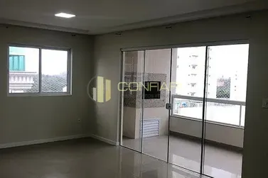 Apartamento &agrave; venda - 145m&sup2; - Meia Praia