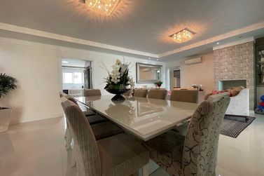 Apartamento &agrave; venda - 248m&sup2; - Meia Praia