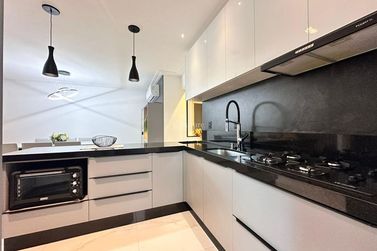 Apartamento &agrave; venda - 129m&sup2; - Meia Praia