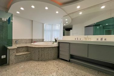 Apartamento &agrave; venda - 350m&sup2; - Meia Praia