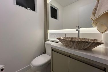Apartamento &agrave; venda - 130m&sup2; - Meia Praia