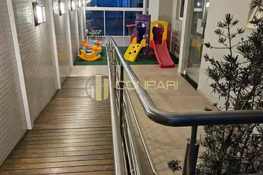Apartamento &agrave; venda - 133m&sup2; - Meia Praia