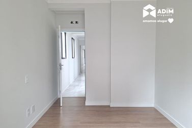 Apartamento para alugar - 110m&sup2; - Meia Praia