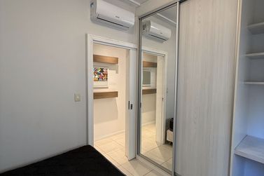 Apartamento &agrave; venda - 107m&sup2; - Meia Praia