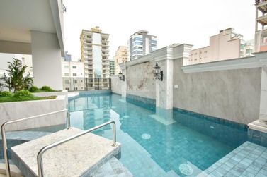 Apartamento &agrave; venda - 200m&sup2; - Meia Praia