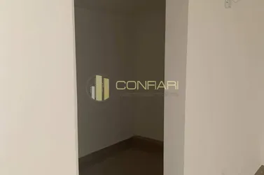 Sala Comercial para alugar - 140m&sup2; - Meia Praia