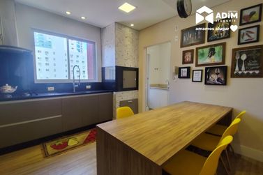 Apartamento para alugar - 131m&sup2; - Centro