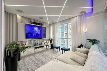 Apartamento &agrave; venda - 140m&sup2; - Meia Praia