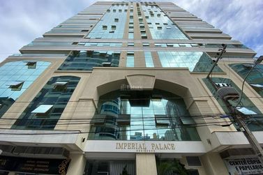 Apartamento &agrave; venda - 300m&sup2; - Meia Praia