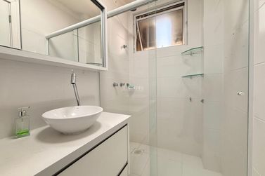 Apartamento &agrave; venda - 198m&sup2; - Meia Praia