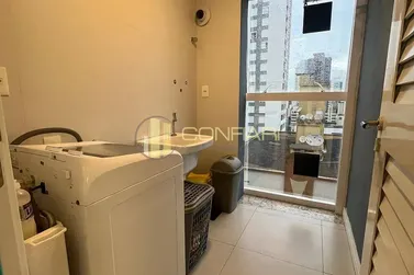 Apartamento para alugar - 107m&sup2; - meia praia
