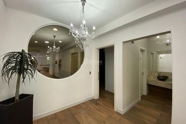 Apartamento &agrave; venda - 190m&sup2; - Meia Praia