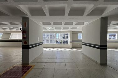 Apartamento &agrave; venda - 129m&sup2; - Meia Praia