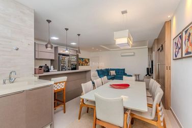 Apartamento &agrave; venda - 135m&sup2; - Meia Praia