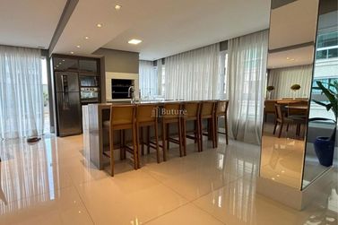 Apartamento &agrave; venda - 146m&sup2; - Meia Praia