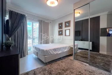 Apartamento &agrave; venda - 165m&sup2; - Centro