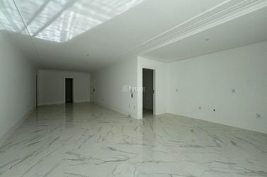 Apartamento &agrave; venda - 185m&sup2; - Meia Praia