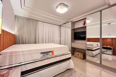 Apartamento &agrave; venda - 320m&sup2; - Meia Praia