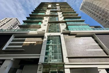Apartamento &agrave; venda - 118m&sup2; - Meia Praia