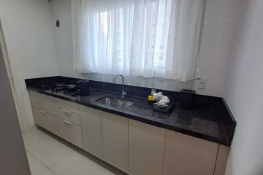 Apartamento &agrave; venda - 185m&sup2; - Meia Praia