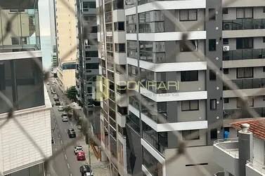 Apartamento para alugar - 180m&sup2; - Meia praia