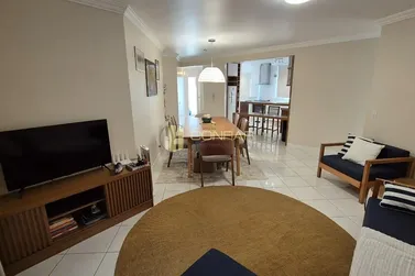 Apartamento &agrave; venda - 168m&sup2; - Meia Praia