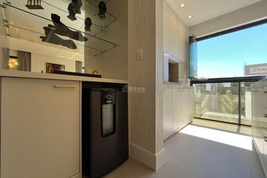 Apartamento &agrave; venda - 137m&sup2; - Meia Praia