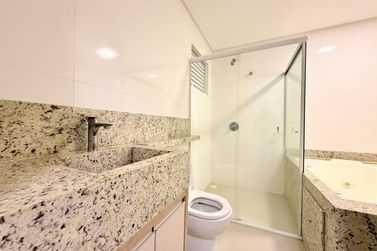 Apartamento &agrave; venda - 220m&sup2; - Meia Praia