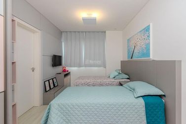 Apartamento &agrave; venda - 135m&sup2; - Meia Praia