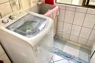 Apartamento &agrave; venda - 104m&sup2; - Meia Praia