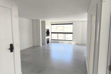 Apartamento &agrave; venda - 104m&sup2; - Meia Praia