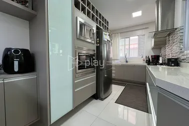 Apartamento &agrave; venda - 133m&sup2; - Meia Praia
