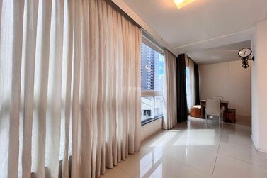Apartamento &agrave; venda - 142m&sup2; - Meia Praia