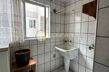 Apartamento para alugar - 70m&sup2; - Meia Praia