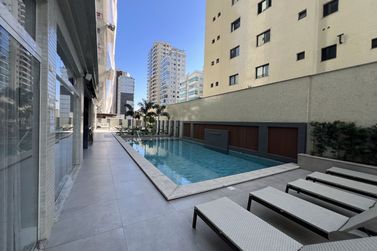 Apartamento &agrave; venda - 145m&sup2; - Meia Praia