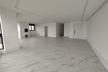 Apartamento &agrave; venda - 200m&sup2; - Centro