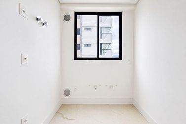 Apartamento &agrave; venda - 127m&sup2; - Meia Praia