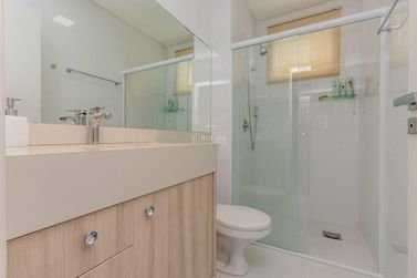 Apartamento &agrave; venda - 135m&sup2; - Meia Praia