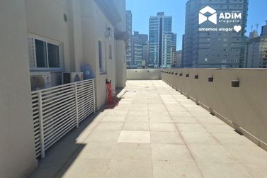Apartamento para alugar - 125m&sup2; - Meia Praia