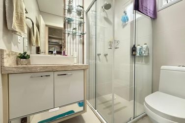 Apartamento &agrave; venda - 107m&sup2; - Meia Praia