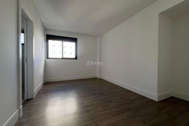 Apartamento &agrave; venda - 132m&sup2; - Meia Praia