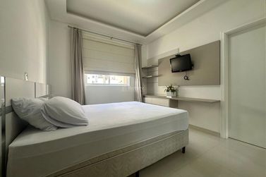 Apartamento &agrave; venda - 198m&sup2; - Meia Praia